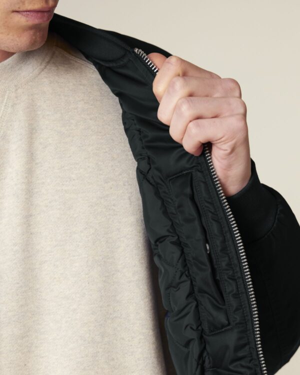 bomber 2.0 black studio front detail 2