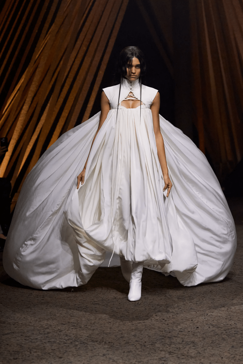 00050 mcqueen spring 2026 ready to wear credit gorunway